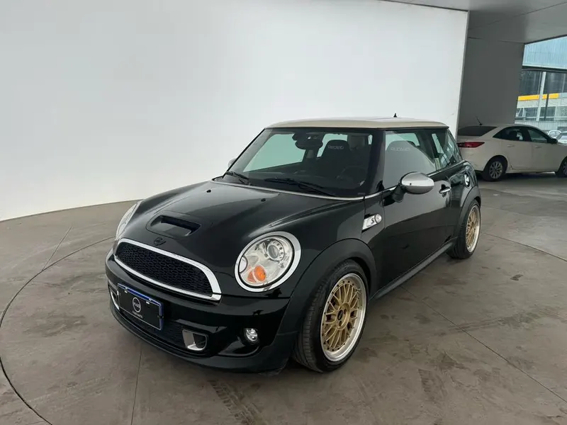 MINI MINI, 2011