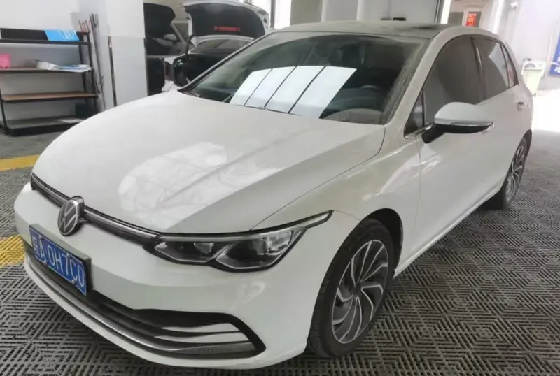 Volkswagen Golf, 2024