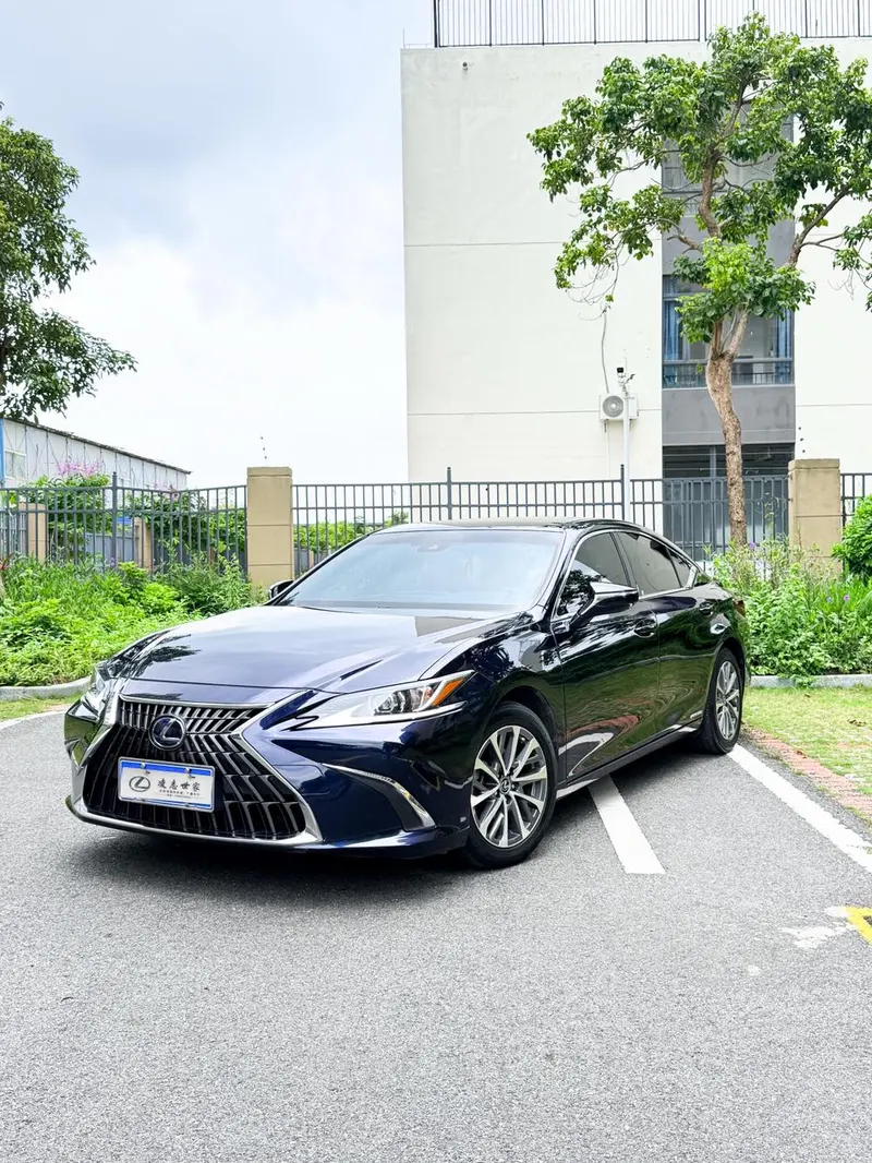Lexus ES, 2021