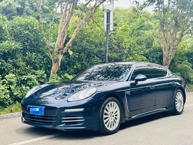 Porsche Panamera, 2016