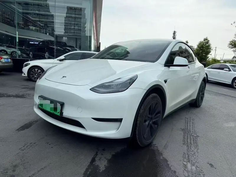 Tesla Model Y, 2023