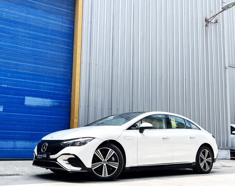 Mercedes-Benz EQE, 2025