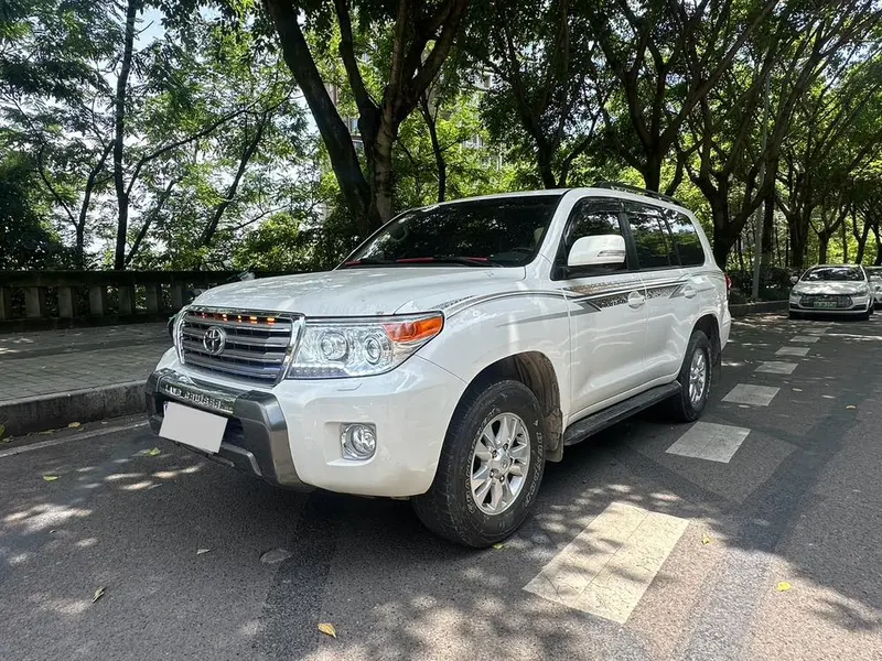 Toyota Land Cruiser, 2012
