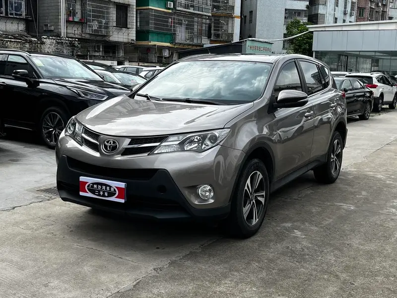 Toyota RAV4, 2015