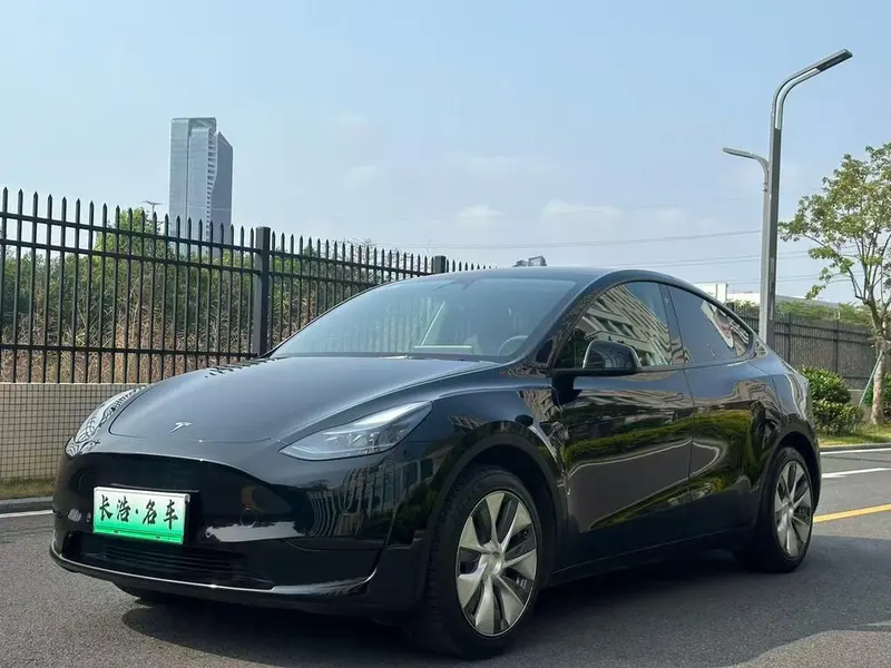 Tesla Model Y, 2022