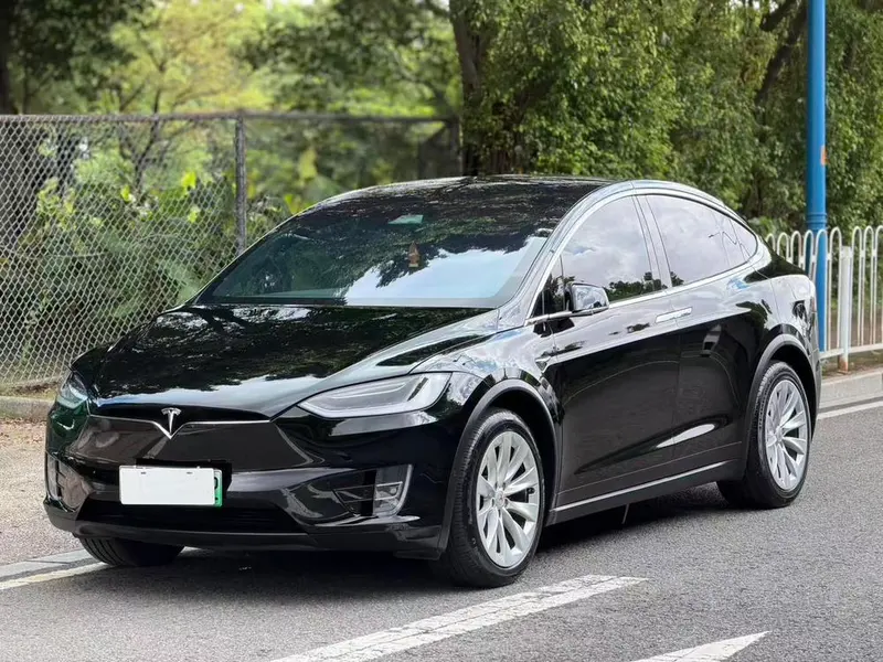 Tesla Model X, 2016