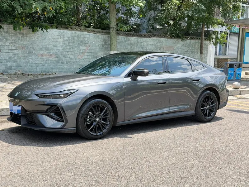 Changan UNI-V, 2025