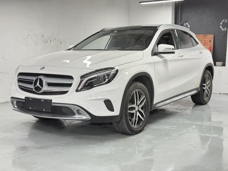 Mercedes-Benz GLA, 2015