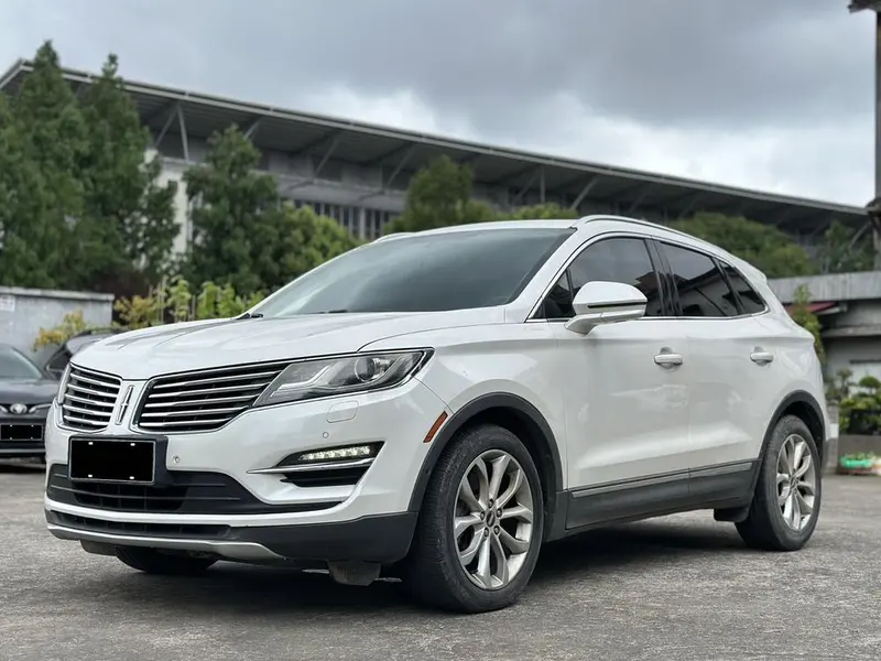 Lincoln MKC, 2014