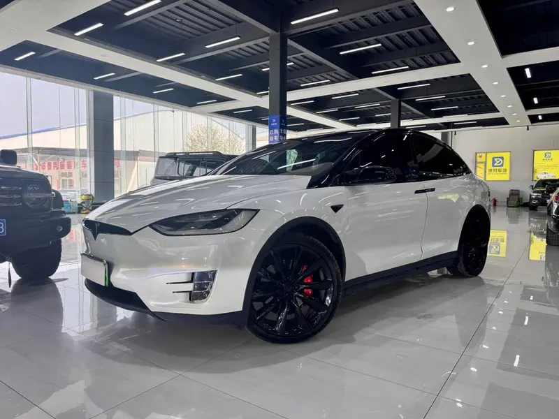 Tesla Model X, 2017