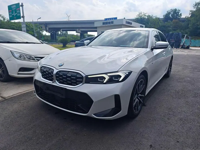 BMW 3-Series, 2025