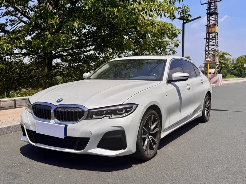 BMW 3-Series, 2022