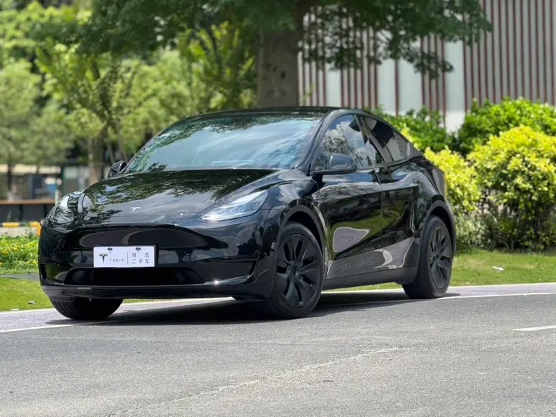 Tesla Model Y, 2023