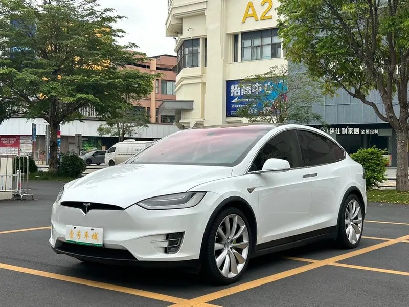 Tesla Model X, 2016