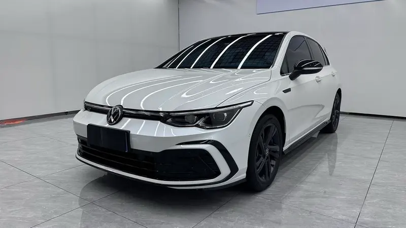 Volkswagen Golf, 2023
