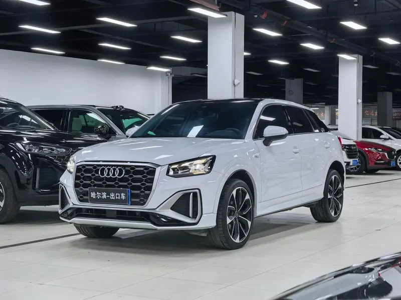 Audi Q2L, 2022