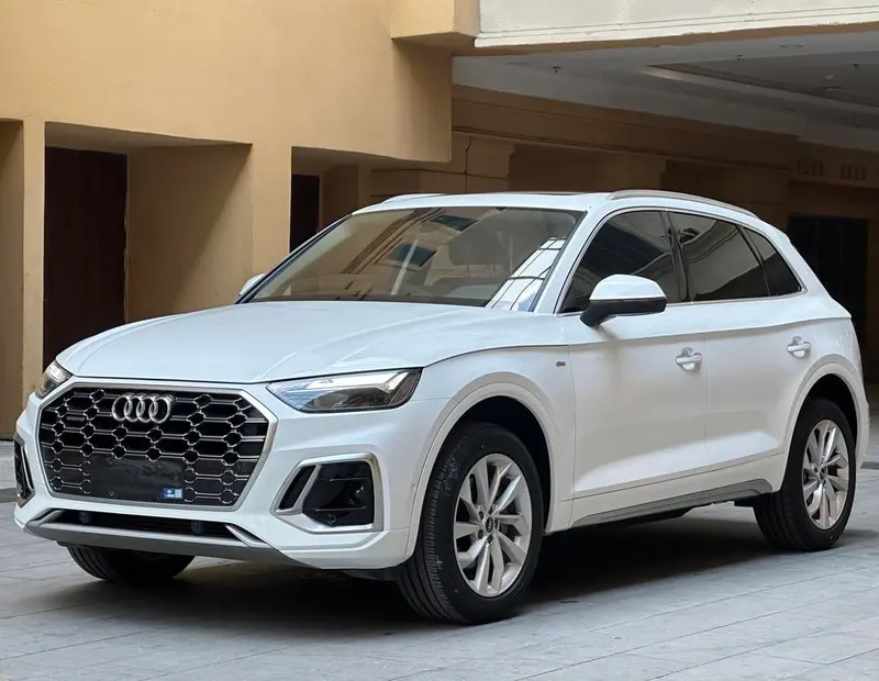 Audi Q5L, 2022