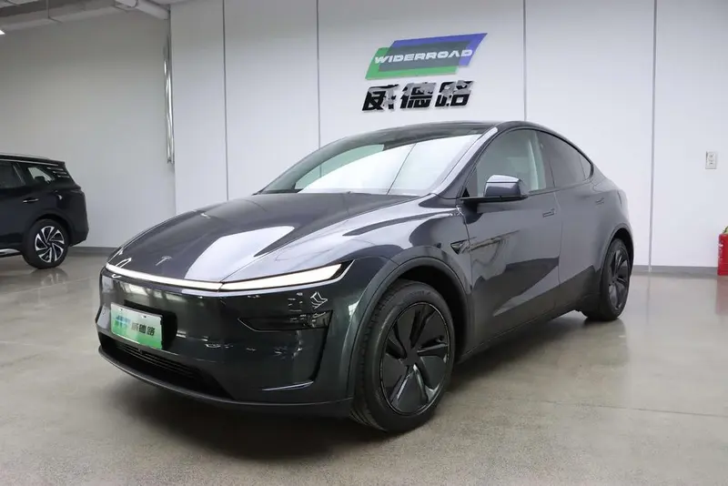Tesla Model Y, 2025