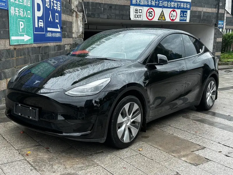 Tesla Model Y, 2022