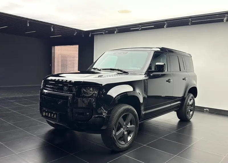 Land Rover Defender, 2025