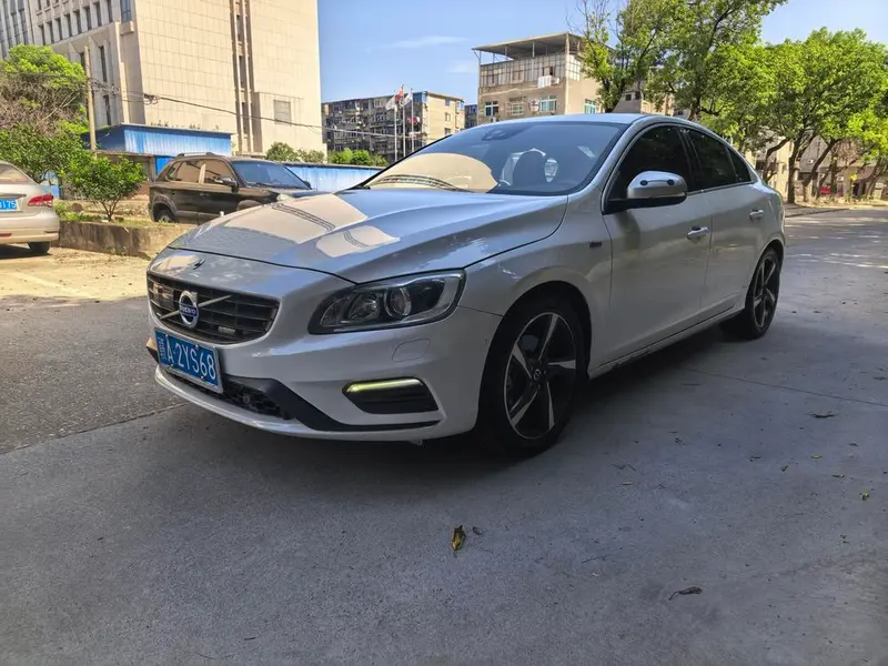 Volvo S60 (Import), 2015