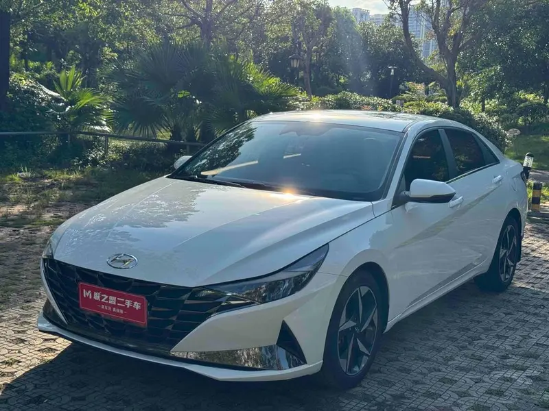 Hyundai Elantra, 2022