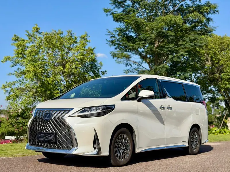 Lexus LM, 2020