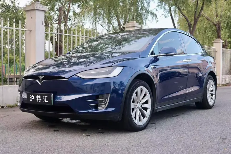 Tesla Model X, 2017