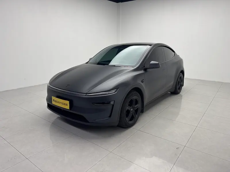 Tesla Model Y, 2025