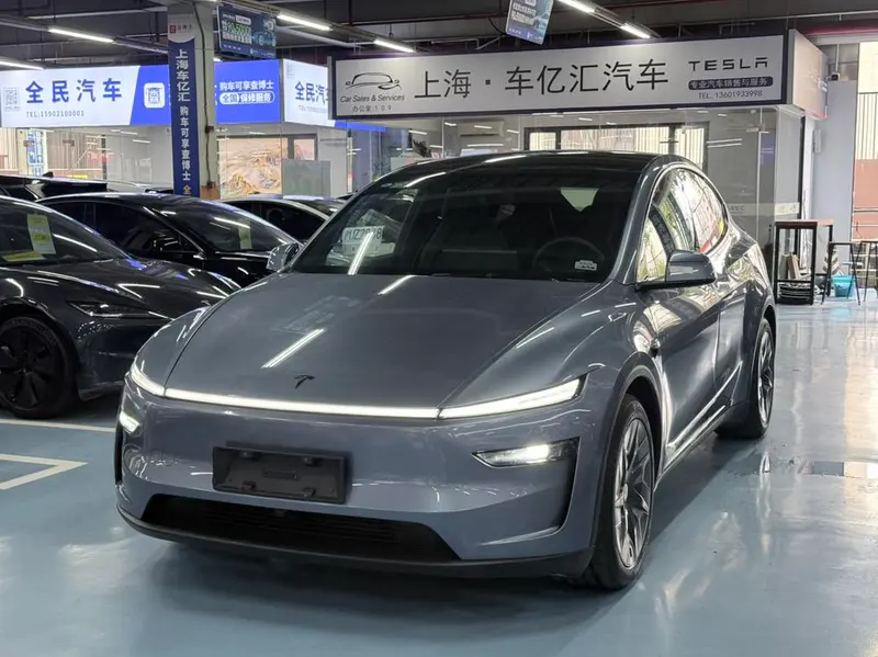 Tesla Model Y L, 2026