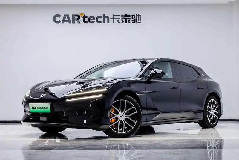 Denza Z9 GT DM, 2024