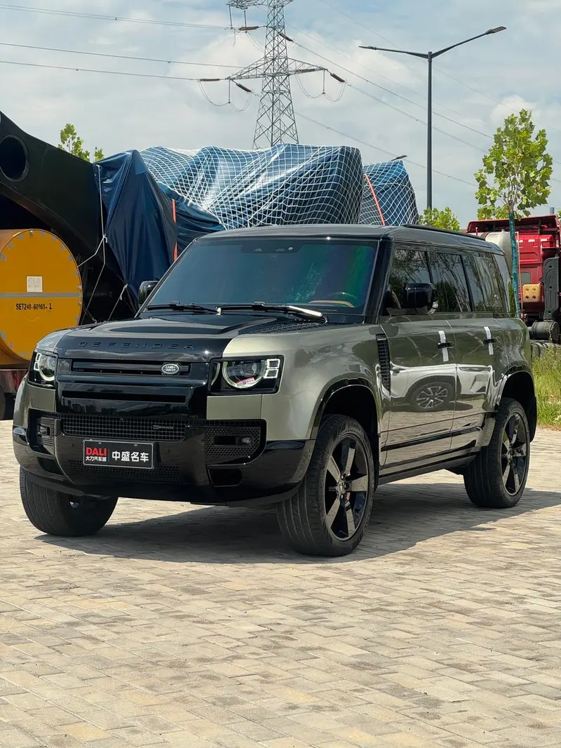 Land Rover Defender, 2023