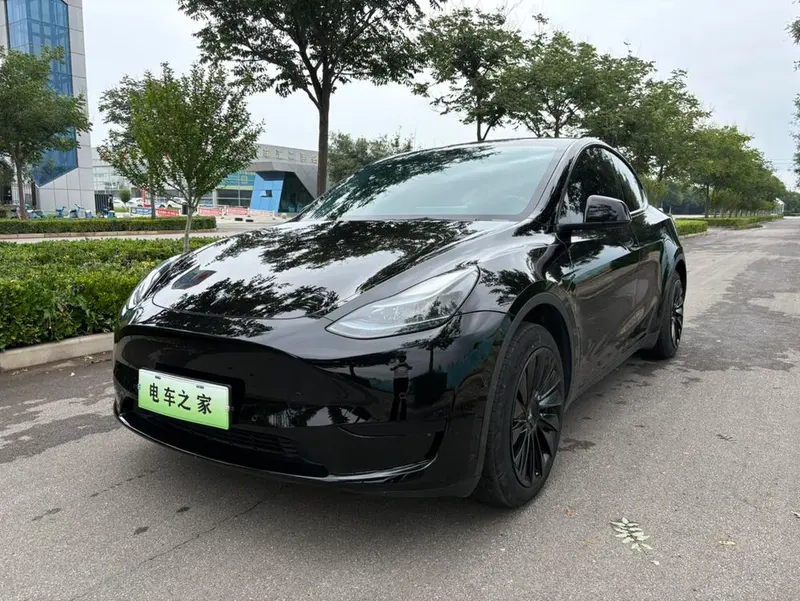 Tesla Model Y, 2023