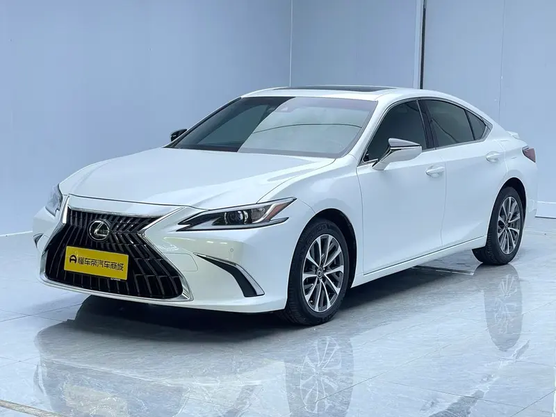 Lexus ES, 2023