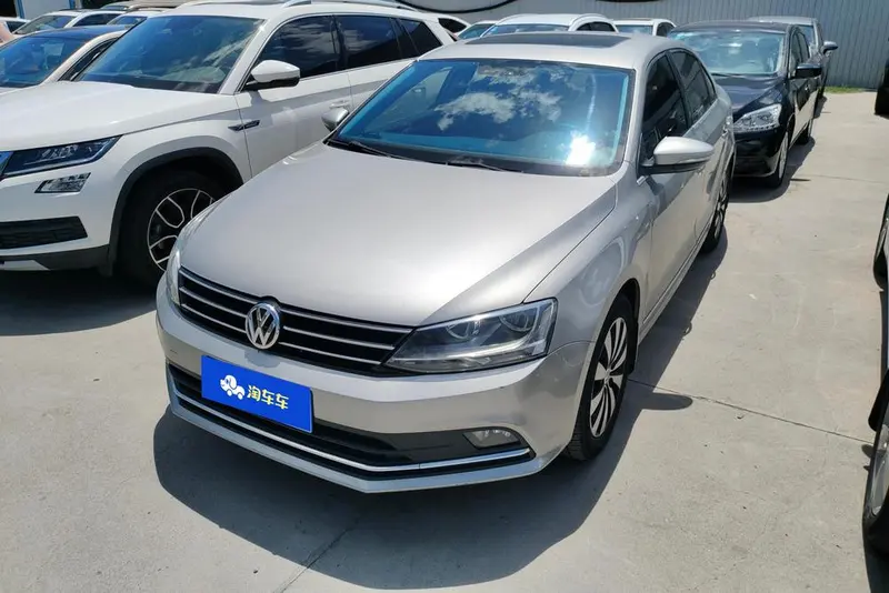 Volkswagen Sagitar, 2015