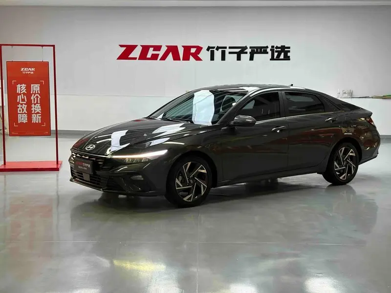 Hyundai Elantra, 2023