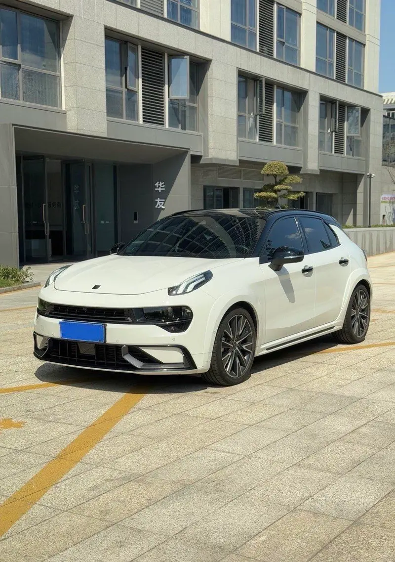 Lynk & Co 02 Hatchback, 2022