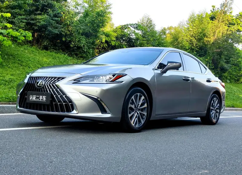 Lexus ES, 2022