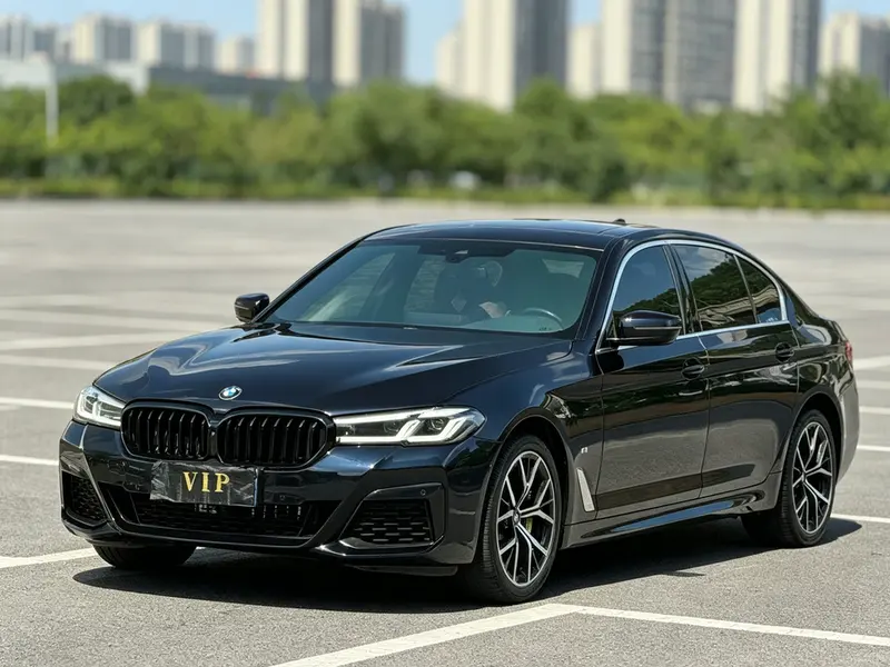 BMW 5-Series, 2022