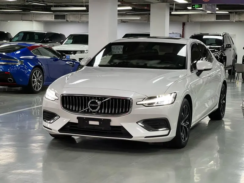 Volvo S60, 2022