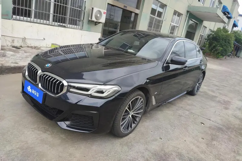 BMW 5-Series, 2022