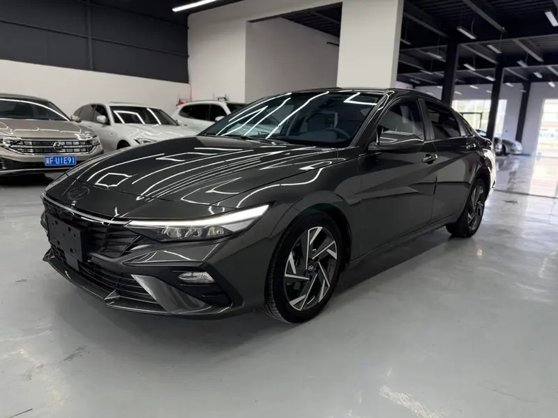Hyundai Elantra, 2023
