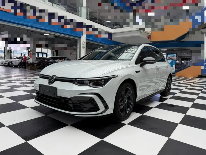 Volkswagen Golf, 2023