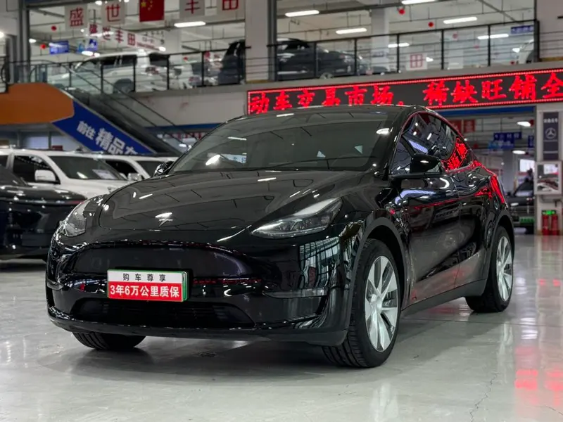 Tesla Model Y, 2022