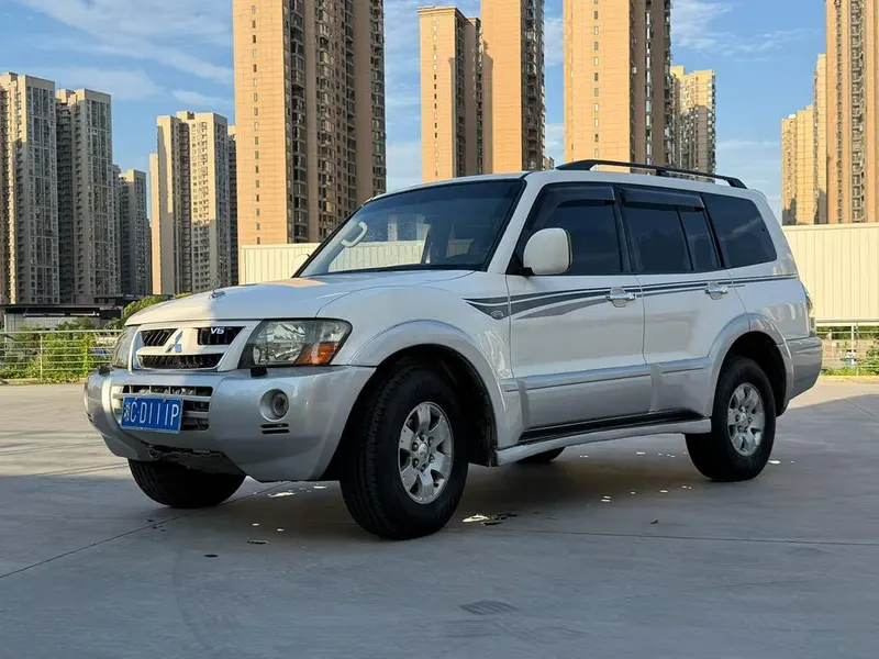 Mitsubishi Pajero, 2011