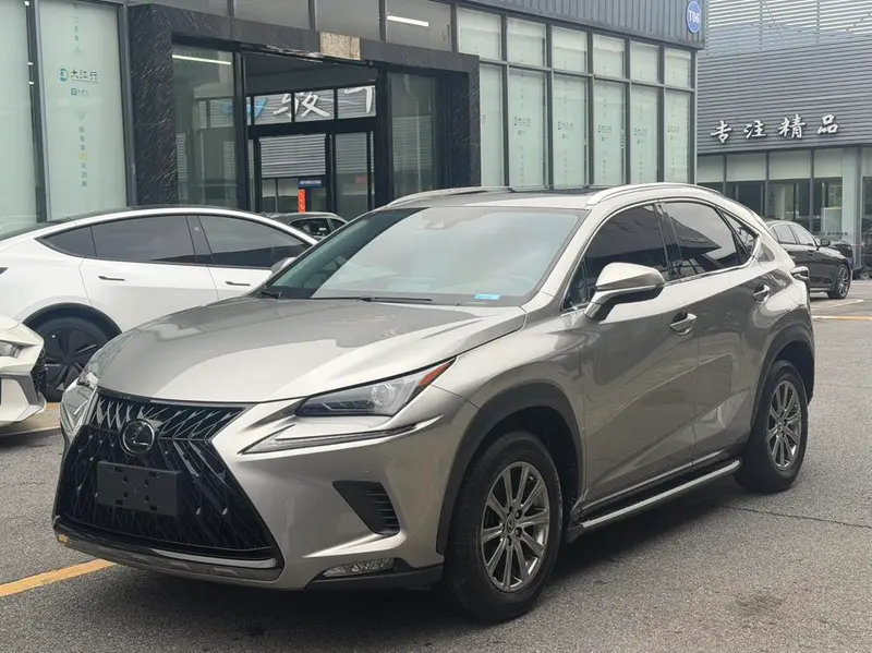 Lexus NX, 2020