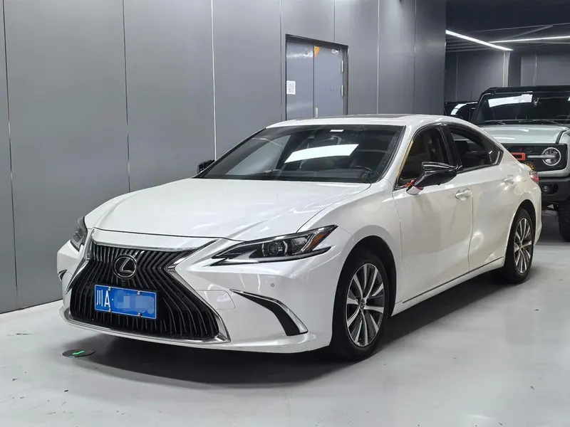 Lexus ES, 2021