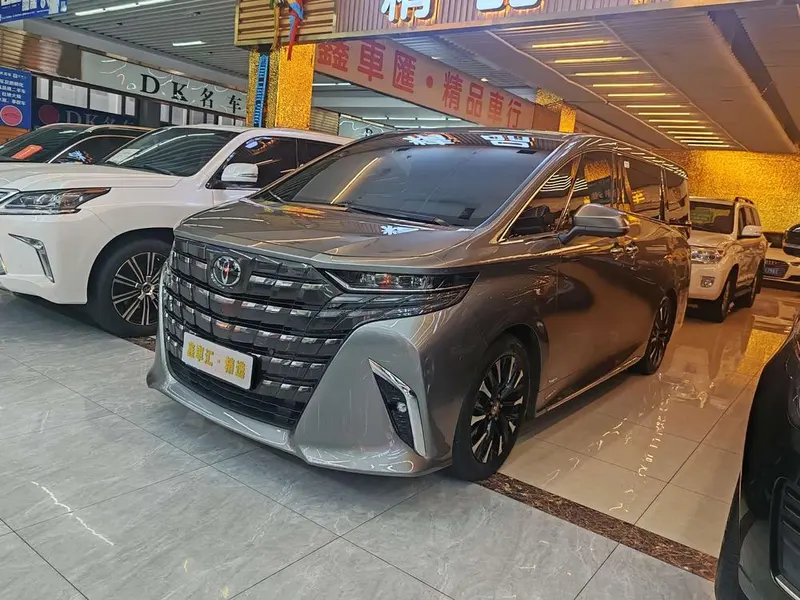 Toyota Alphard, 2024