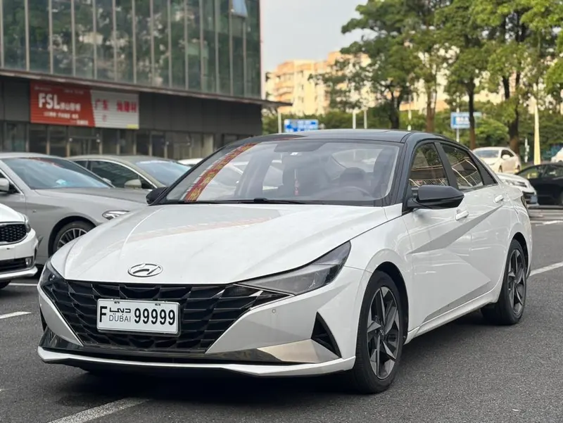 Hyundai Elantra, 2022