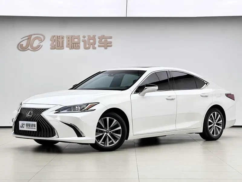 Lexus ES, 2020